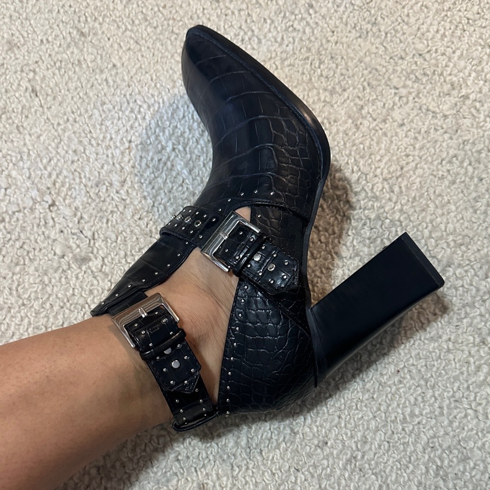 ZARA Black Croc-Embossed Women's Ankle Boots